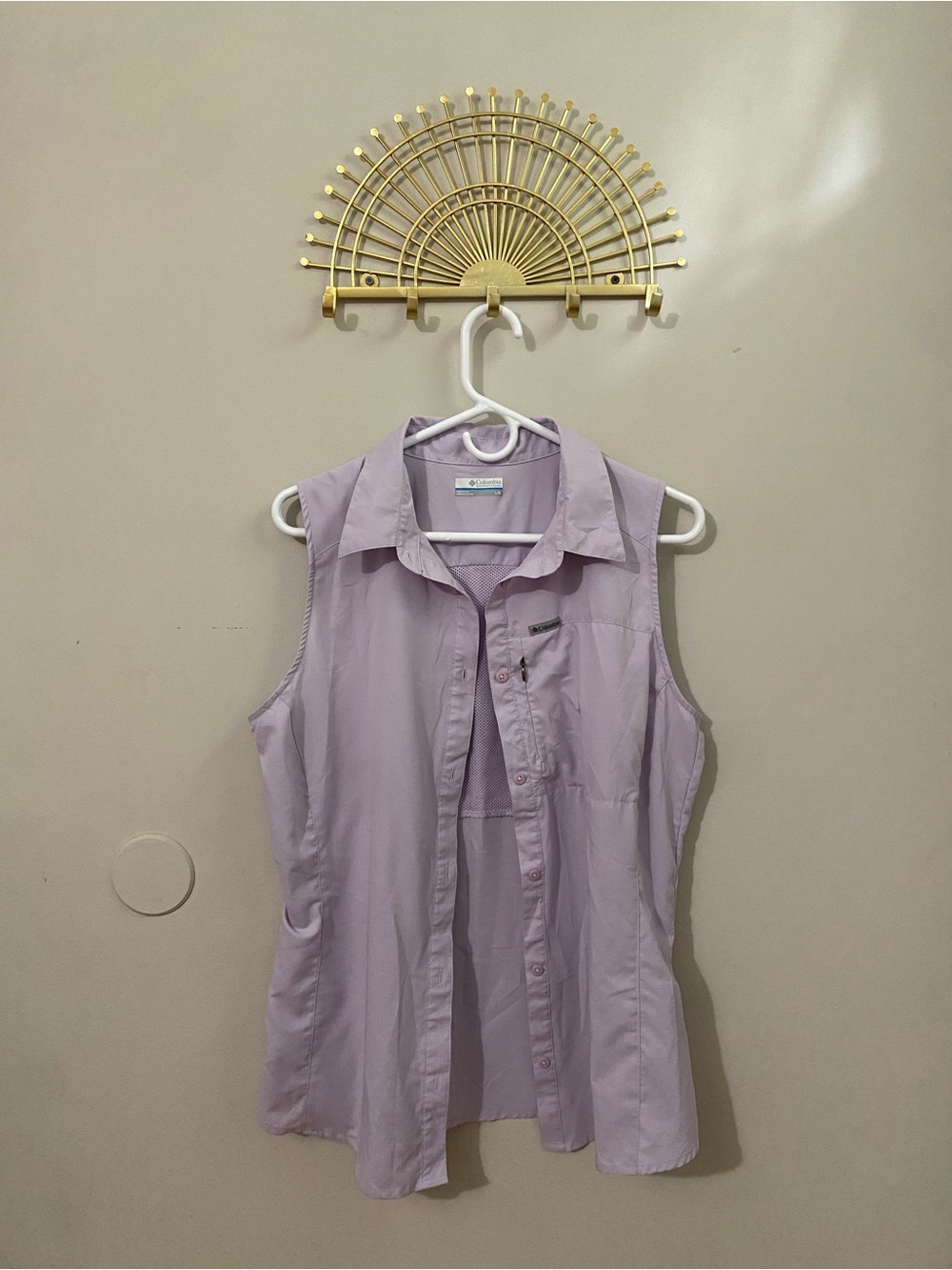 Columbia Sleeveless Button-Down Shirt in Light Lavender